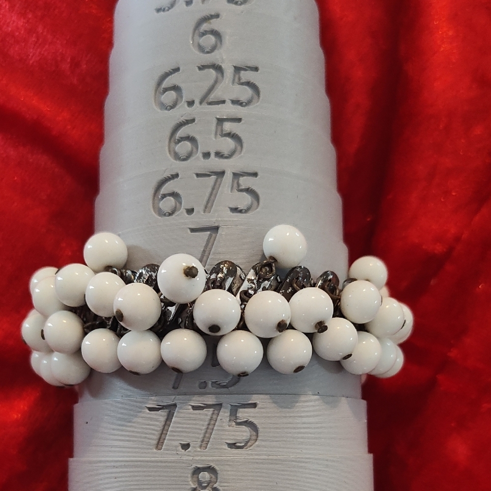 Beautiful White Vintage Styled Bar Stretch White Glass Bead Cha Cha Bracelet